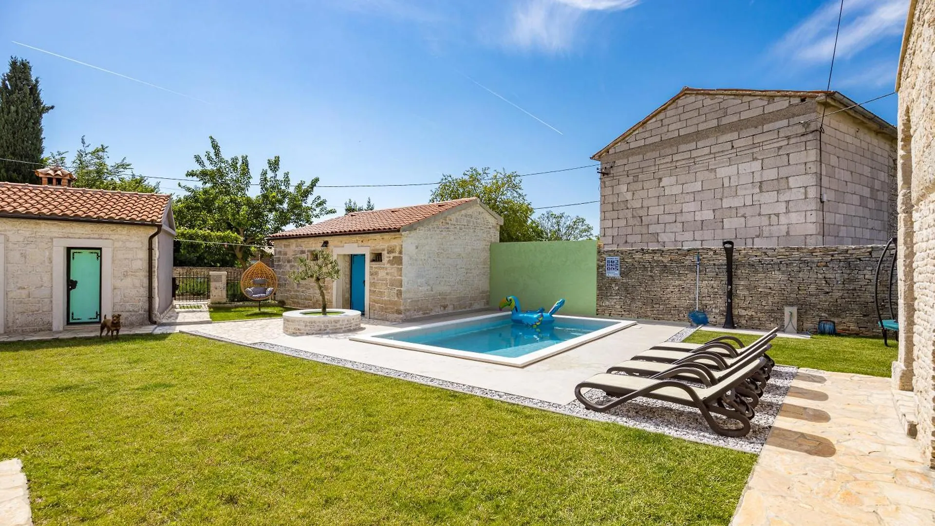 Indigenous House Komez Stokovci 0*,