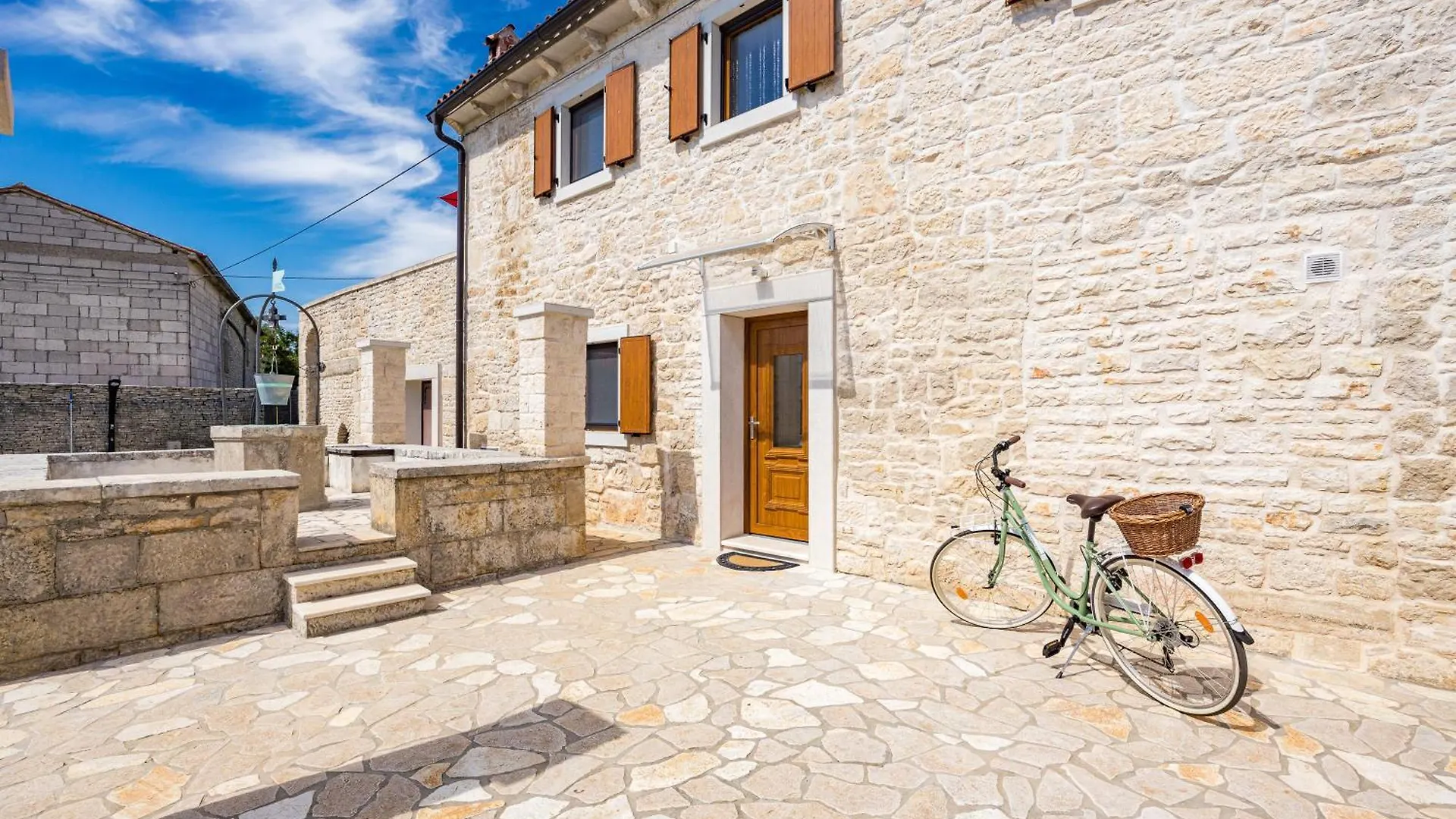 Indigenous House Komez Stokovci Villa