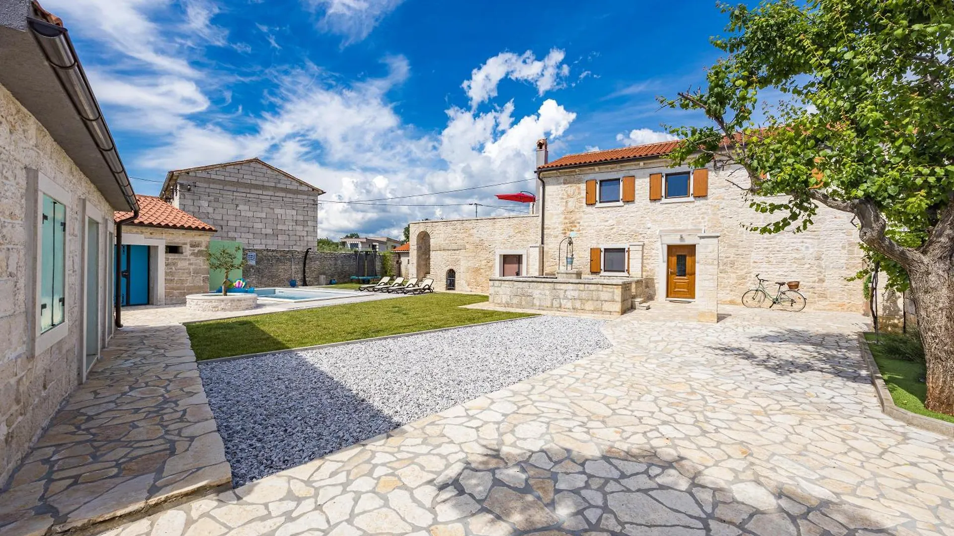 Indigenous House Komez Stokovci Villa